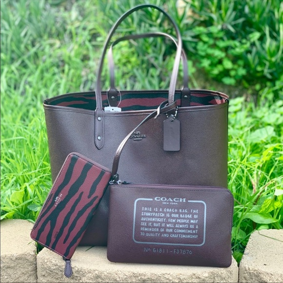 Coach Tiger Reversible City Leather Tote Set - Picture 2 of 7